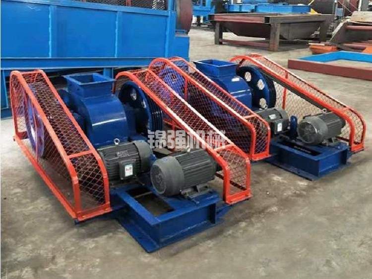 大對(duì)輥破碎機(jī)報(bào)價(jià),移動(dòng)對(duì)輥破碎機(jī)(圖1) 大對(duì)輥破碎機(jī)報(bào)價(jià),移動(dòng)對(duì)輥破碎機(jī)(圖1)